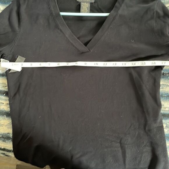 Banana Republic soft black, V-neck stretch, sweater size S - Picture 4 of 5